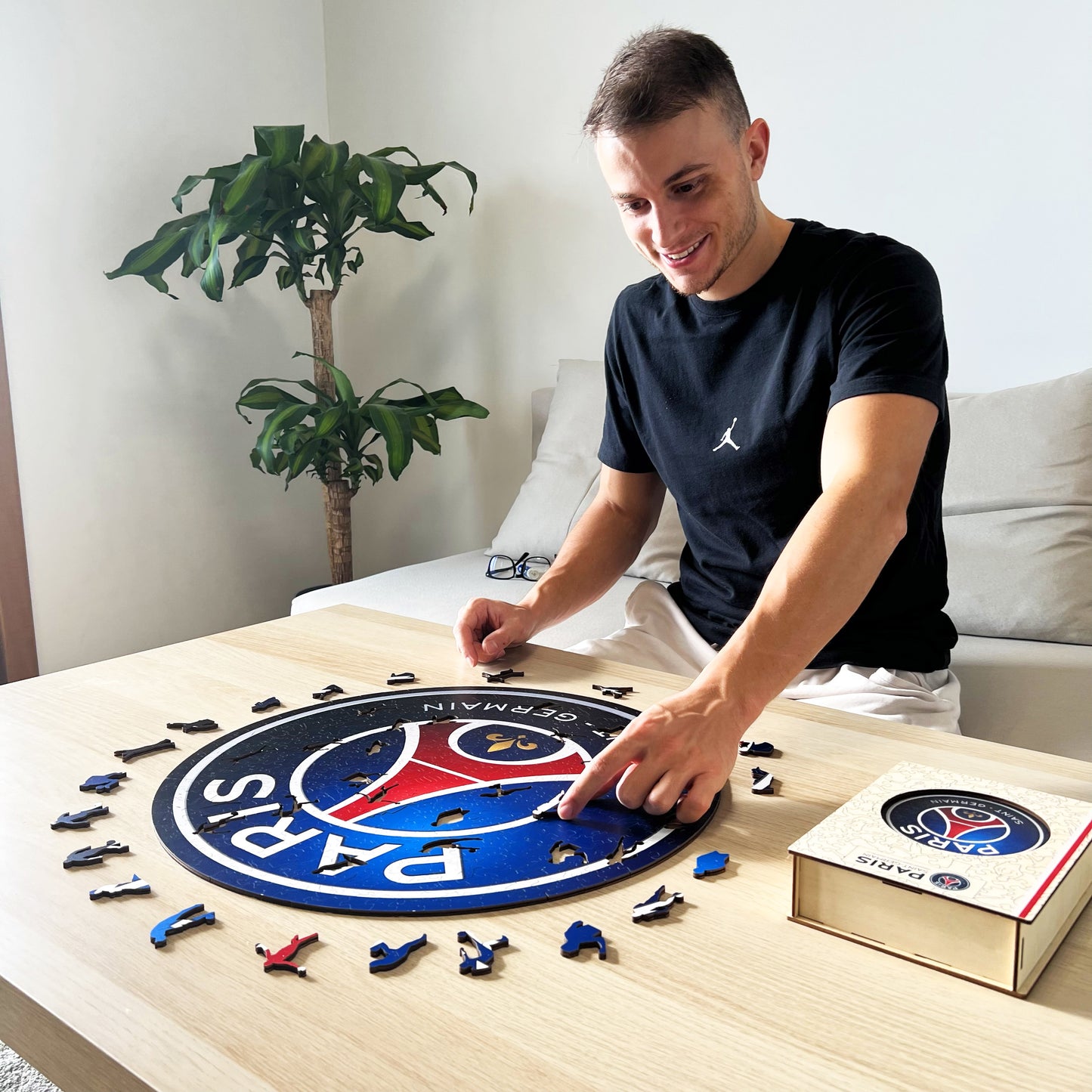 Paris Saint-Germain FC® Logo - Wooden Puzzle